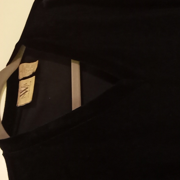 Top - Picture 2 of 3